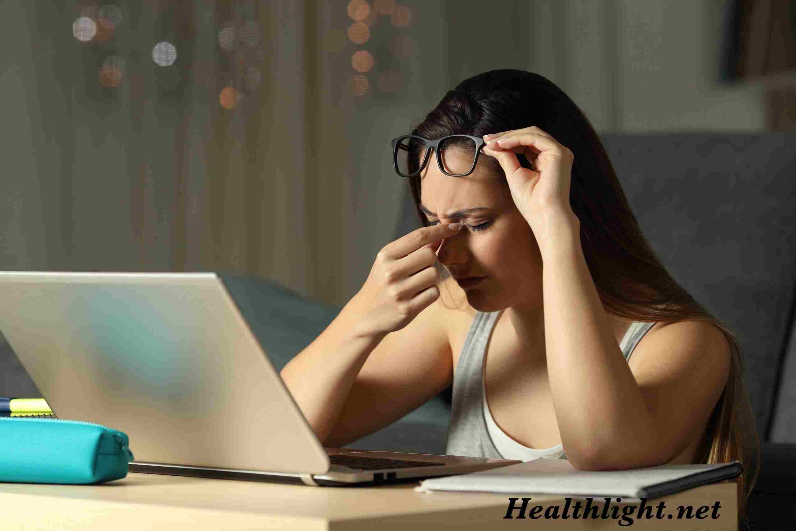 Screen time tips to reduce eye strain